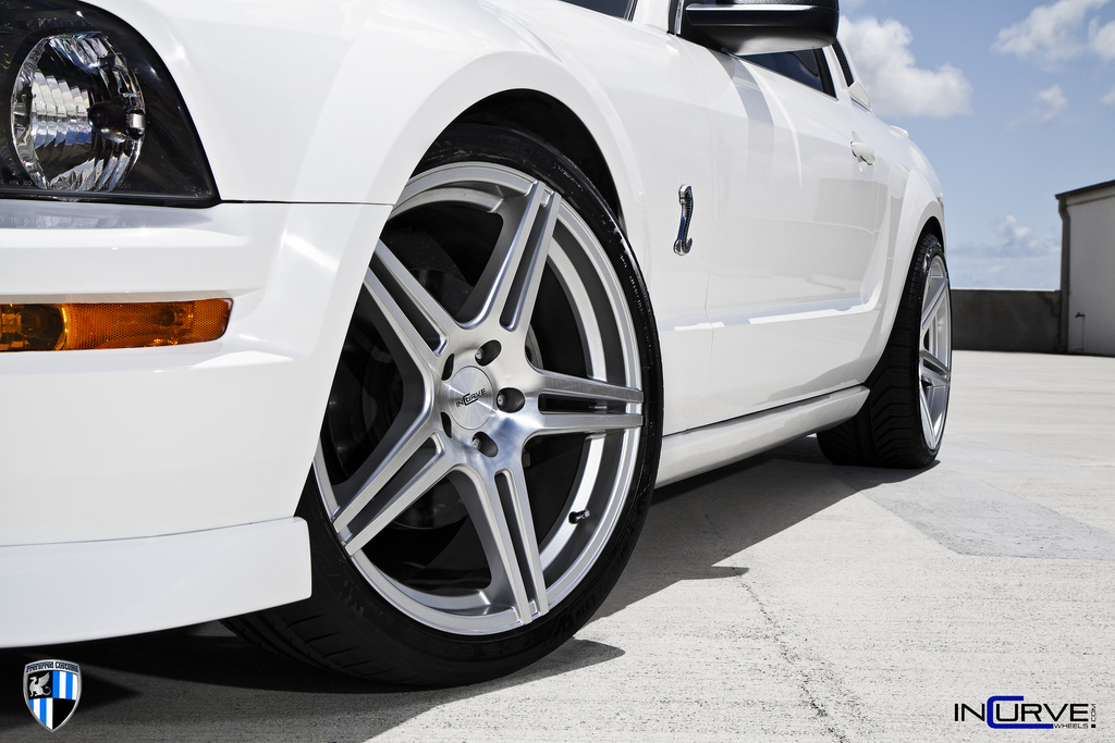 Incurve Wheels IC-S5 Silver on Ford Mustang Cobra